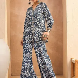Shae by SASSAFRAS Floral PrintedV Neck Shirt With Palazzo Co-Ords-image-79