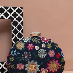 ARTKLIM Embroidered Box Clutch-29