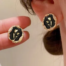 FIMBUL Set of 2 Gold-Plated Beaded Floral Design Heart and Oval Shaped Studs image 5