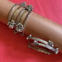 ATIBELLE Set Of 7 Sliver Plated Textured Bangles image 1