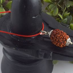 ADMIER Unisex Silver-Plated Three Faced Mukhi Nepali Rudraksha Beaded Pendant with Chain-54