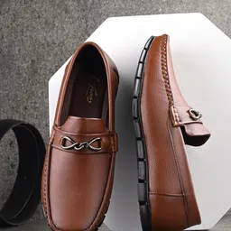 knoos Men Textured Lightweight Horsebit Loafers-44