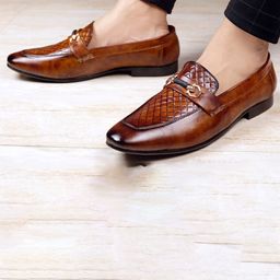 Bxxy Men Textured Horsebit Loafers-image-4