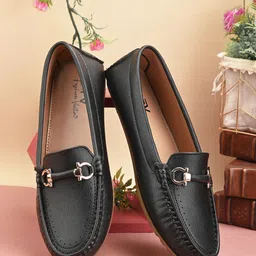 Fashion Victim Women Textured Round Toe Lightweight Loafers-40