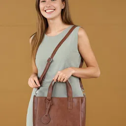 Toteteca PU Structured Handheld Bag image 3