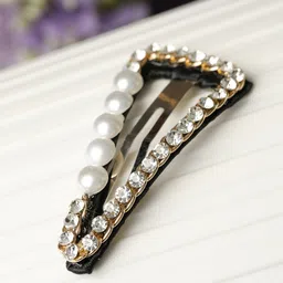 PRITA BY PRIYAASI Women Gold-Toned & White Pearl Beaded Tic Tac Hair Clip-43
