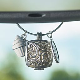 YANKEE CANDLE White Cupcake Charm Car Freshener-21