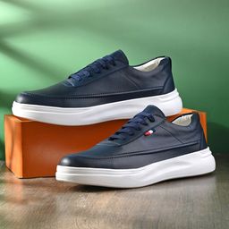 The Roadster Lifestyle Co. Men Padded Insole Contrast Sole Sneakers-7
