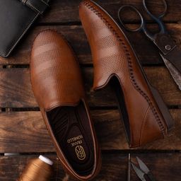 FRANKROMELLO Men Textured Lightweight Loafers-image-37