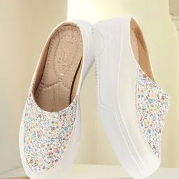 FAUSTO Women Colourblocked PU Slip-On Sneakers-33