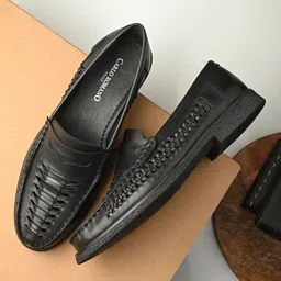 CARLO ROMANO Men Textured Round Toe Lightweight Suede Loafers-image-34