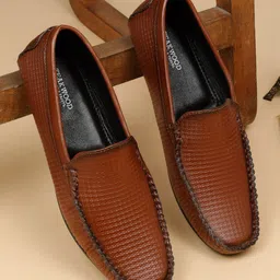 Teakwood Leathers Men Textured Round Toe Leather Loafers-40