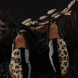 GRIFFIN Men LEOPARD Colourblocked Latex Lined Leather Comfort Insole Loafers-image-78