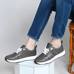 XE Looks Women Textured Lightweight Sneakers-14