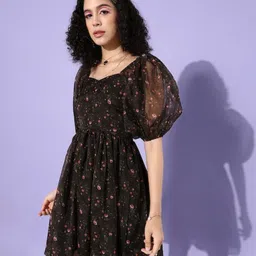 Sera Sweetheart Neck Puff Sleeves Floral Printed Flared Dress-image-49