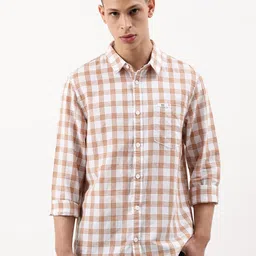 Lee Checks Spread Collar Cotton Casual Shirt-image-61