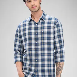 SPYKAR Men Slim Fit Opaque Checked Spread Collar Casual Shirt-picture-39