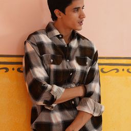 Indian Needle Men Classic Spread Collar Checked Cotton Oversized Casual Shirt-image-75