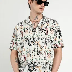 Campus Sutra Men Comfort Oversized Cuban Collar Printed Bohemian Casual Shirt-picture-42