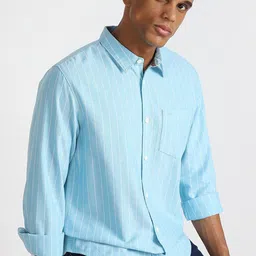 Lee Spread Collar Cotton Casual Shirt-image-4