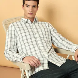 Wrangler Tartan Checked Spread Collar Regular Fit Cotton Casual Shirt-image-58