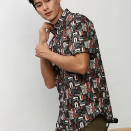SHOWOFF Standard Slim Fit Geometric Printed Cotton Casual Shirt-image-35