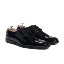GRIFFIN Men Black Textured Derbys-image-92