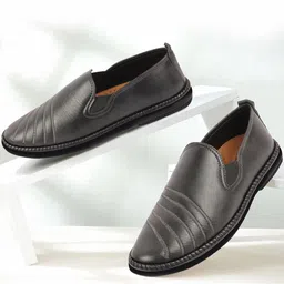 FAUSTO Men Textured Lightweight Slip-On Sneakers-image-64