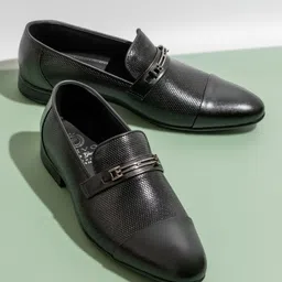 PRIVO by Inc.5 Men Textured Leather Formal Loafers-picture-9