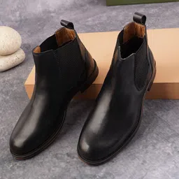 pelle albero Men Black Textured Leather Fashion-image-89