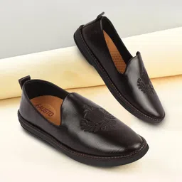 FAUSTO Men Embroidered Lightweight Mojaris-image-24