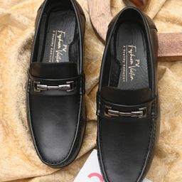 Fashion Victim Men Black Colourblocked Loafers-15