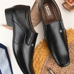 HERE&NOW Men Black Textured Formal Slip-On Shoes-image-40