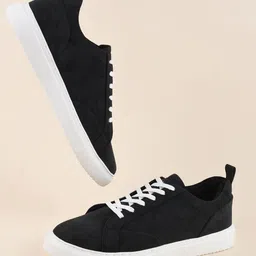 The Roadster Lifestyle Co. Men Black Lightweight Contrast Sole Lace-Ups Sneakers-picture-13