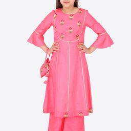 CUTECUMBER Girls Pink & Gold-Toned Floral Embroidered Sequinned Kurta Set with Potli-picture-14