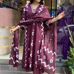 Lookmark Geometric Printed V-neck A-Line Kurta With Palazzos And Dupatta image 3