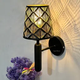 Lyse Decor Black Metal Frustum Shaped Wall Lamp-image-5