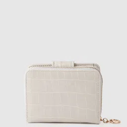 Lino Perros Women Off-White Croc Textured Two Fold Wallet image 3