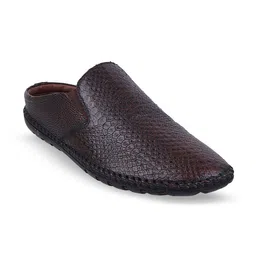 Metro Men Textured Leather Shoe-Style Sandals-image-79