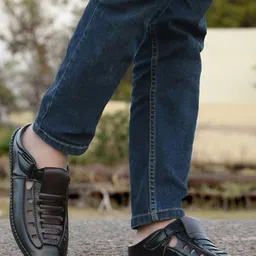 knoos Men Shoe-Style Sandals-image-79