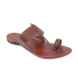 KORAKARI Men Textured Leather Kolhapuri Flat Sandals-image-91