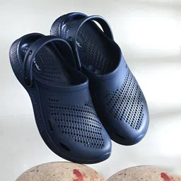 BIRDE Men Textured Round Toe Croslite  Slip-On Clogs-picture-19
