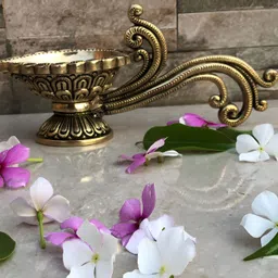 Aakrati Brass Table Diya With Handle-image-2