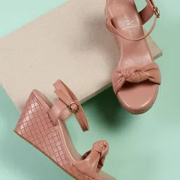 Bruno Manetti Textured Open Toe Wedges With Bows-17