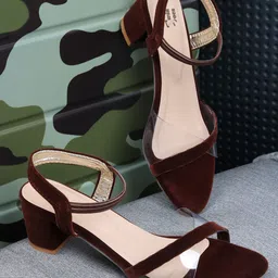 TWIN TOES Women Brown Velvet Block Sandals-image-87