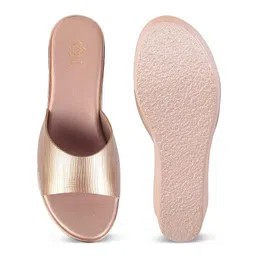 Tresmode Textured Wedge Sandals image 4