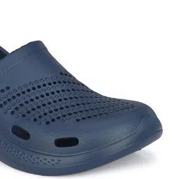 BIRDE Men Textured Round Toe Croslite  Slip-On Clogs image 5