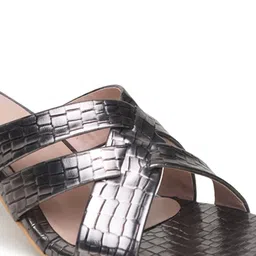 VALIOSAA Silver-Toned Textured Party Block Sandals image 3