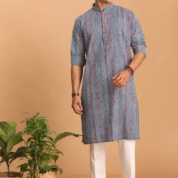 SHVAAS by VASTRAMAY Ethnic Motif Printed Band Collar Pure Cotton Sustainable Kurta With Trousers-image-5
