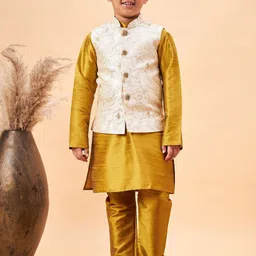 VASTRAMAY Boys Mandarin Collar Straight Kurta With Pyjamas With Nehru Jacket-32